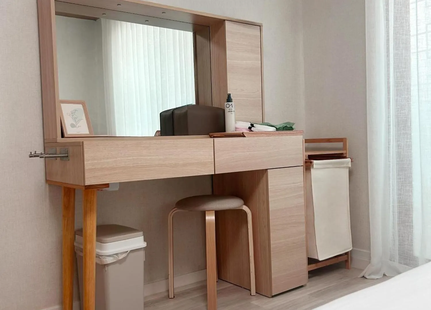 10 Minutes To Gil Hospital, Terminal Station, And Munhak Stadium! 'Sosodam', A Stylish Accommodation In The Traders Shopping Area Incheon 3*,